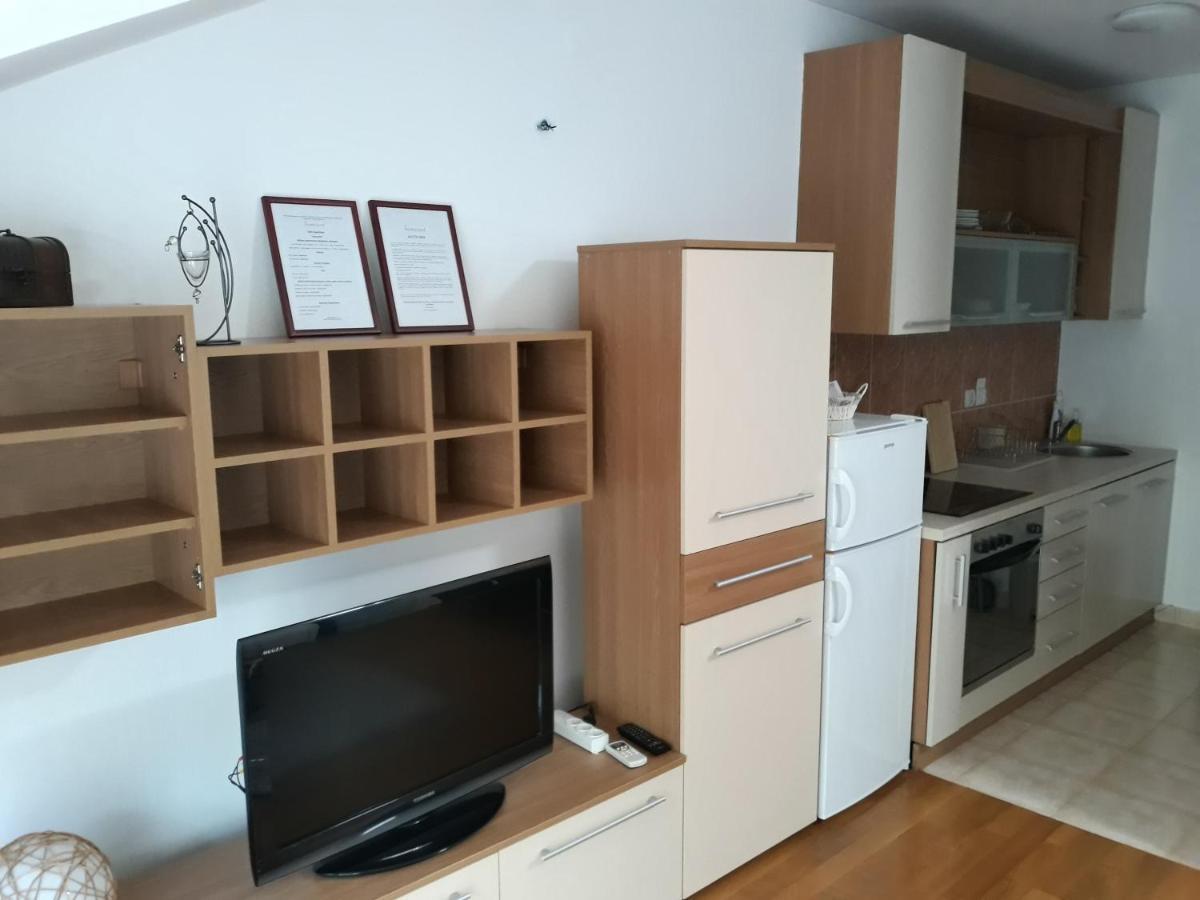 Apartman Romansa Lägenhet Vrnjačka Banja Exteriör bild